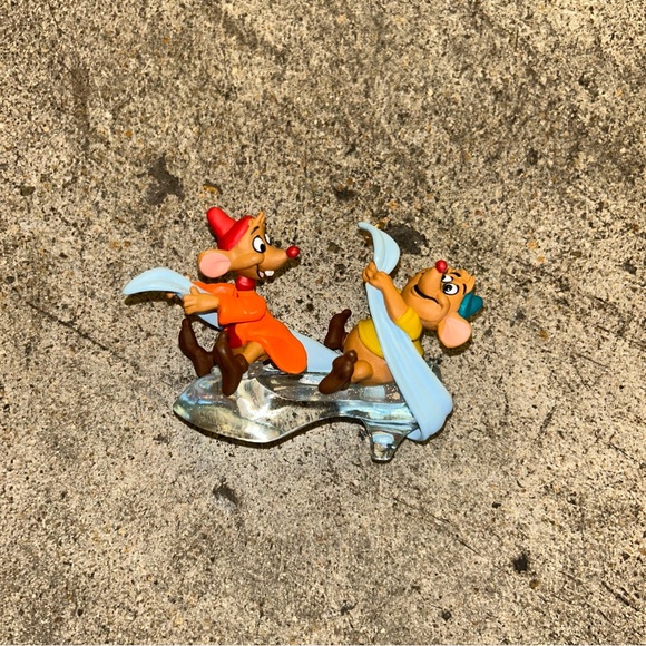 Hallmark Keepsake Disney Cinderella Jaq And Gus Ornament 1997 - Picture 2 of 9